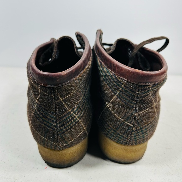 men’s Clarks wallabies plaid shoes 9,5